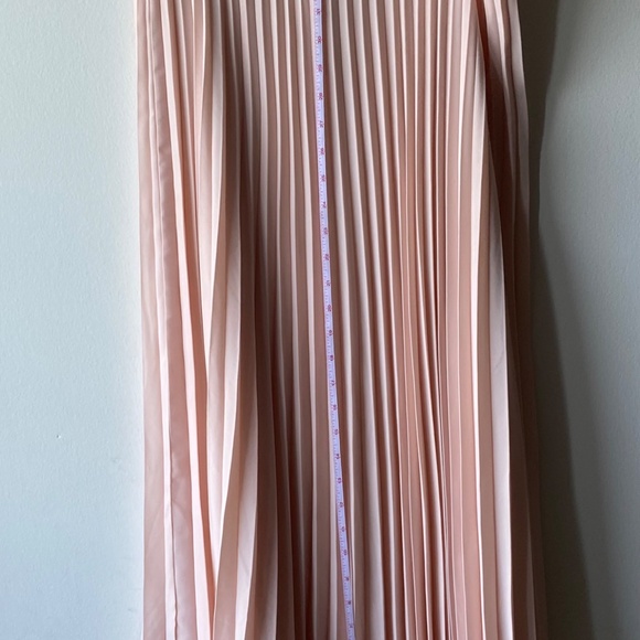 Pink accordion pleated skirt - Picture 2 of 4